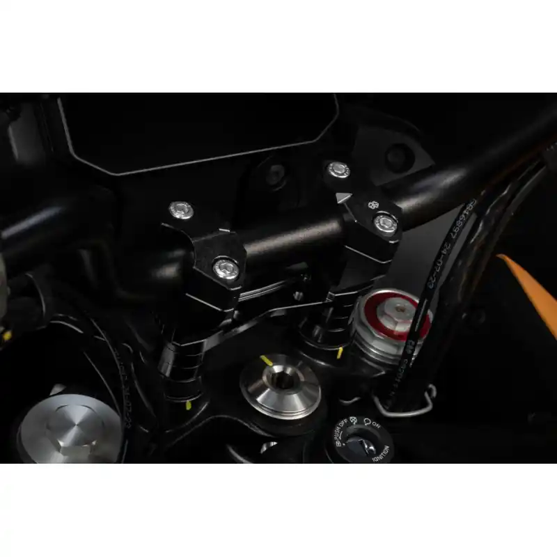 Sichere Zahlung GILLES TOOLING - RISERS 2DGT BK