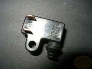 Ausverkauf Bremslichtschalter Yamaha