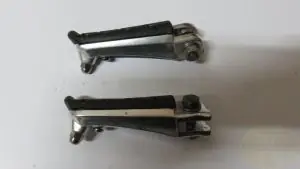 Aktuell Fußraste vorne Honda OEM-Style schmal gebraucht