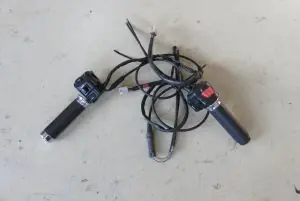 Gasgriff und Blinkerschalter Nevada gebraucht Echt