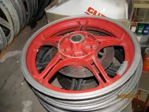 Sonderaktion Hinterrad V65 Lariogebraucht