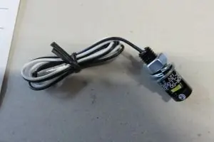 Bestpreis Kennzeichenleuchte LED rund schwarz D=12mm mit Bolzen M8 E-geprüft