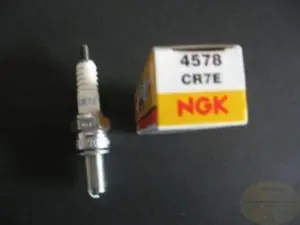 Neue Ware NGK CR7E