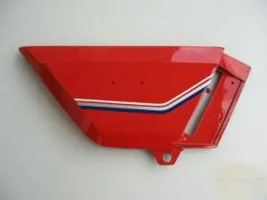 Gratis Versand Seitendeckel V65 SP rechts rot