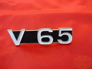 Seitendeckelemblem V65Metall Versand Am Gleichen Tag