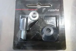 Spiegeladapter M10x1,25 schwarz Rizoma Markenware