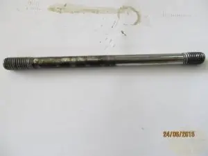 Angebot Stehbolzen Zyl. zentral alle 650er M8x125 gebraucht