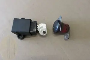 Expressversand Tankschloß für Tankklappe und Sitzbankschloß mit Schlüsselgebraucht