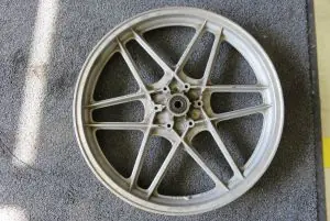 Abverkauf Vorderrad V35/V50 Guß 1.85x18 gebraucht