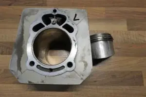 Zylinder kompl. V75 orig. gebraucht Neu