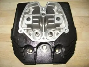 Zylinderkopf V65 NTX rechts schwarz Aktuell